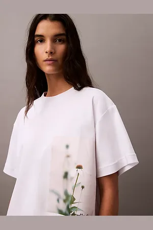 Calvin Klein Camiseta cropped con estampado floral