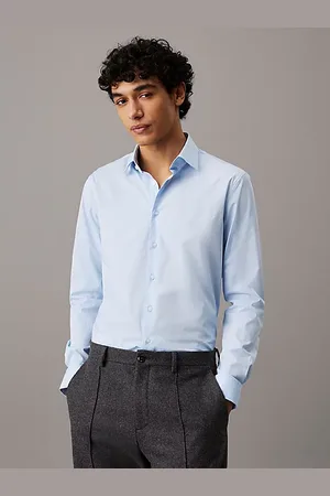 Calvin Klein Camisa ajustada de popelín elástico