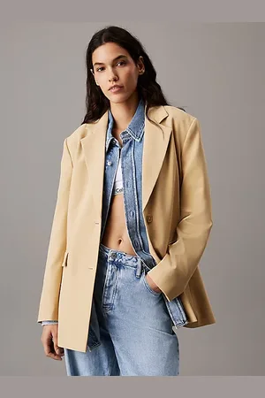 Calvin Klein Blazer de sarga suave anudada en espalda