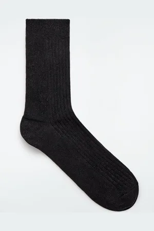 COS RIBBED LUREX SOCKS