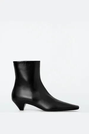COS Botines De Piel Con Punta Cuadrada