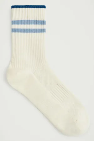 COS Calcetines Deportivos De Rayas
