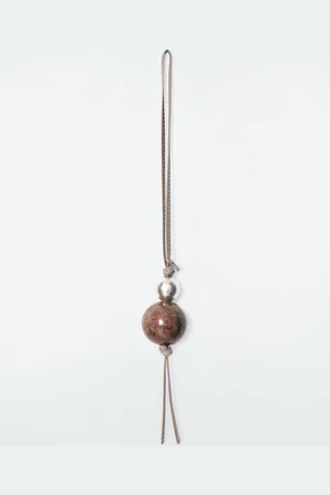 COS Colgante Para Bolso De Piel Con Pedrería