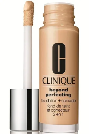 Clinique Beyond Perfecting Bases de maquillaje 30 ml WN46 - GOLDEN NEUTRAL