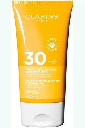 Clarins Sun Care Youth-protecting Sunscreen Body High Protection Protección solar 150 ml female