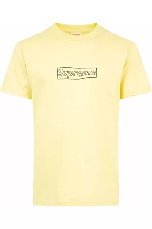 Supreme Camiseta Chalk Logo de x KAWS