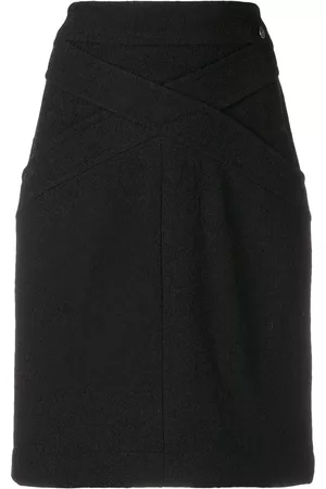 CHANEL Falda ajustada con detalle cruzado