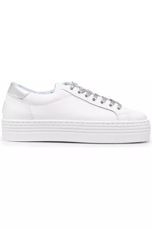 Chiara Ferragni Zapatillas con cordones y parche de estrella