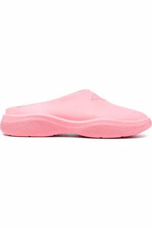 Prada Mules Mellow con aplique del logo
