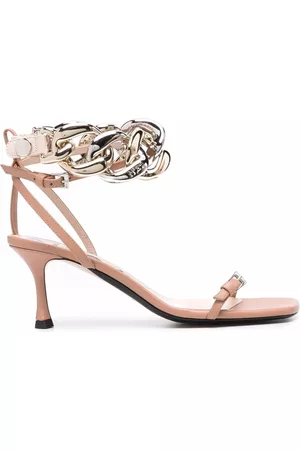 Nº21 Sandalias con detalle de cadena