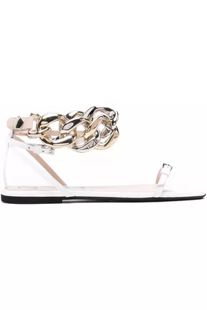 Nº21 Sandalias con detalle de cadena