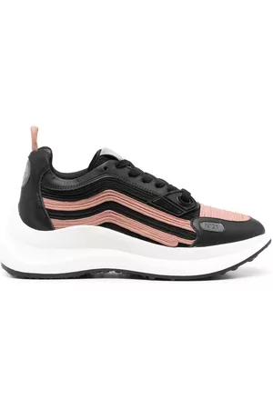 Nº21 Zapatillas bajas Gymnic