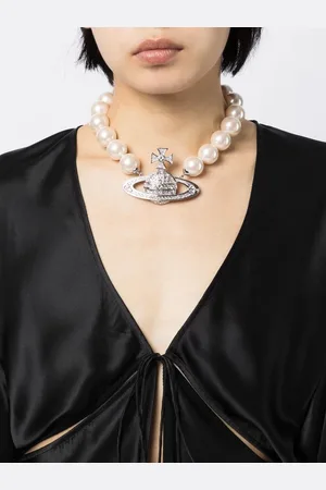 Vivienne Westwood Collar de perlas con placa Orb