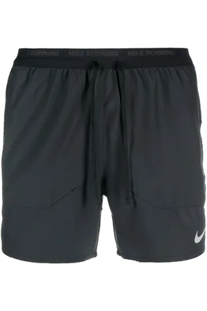 Nike Pantalones cortos de chándal con logo Swoosh