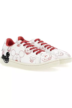 Moa Botas Thomas con cordones y perforaciones