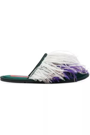 La DoubleJ Slippers con detalle de plumas