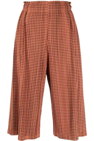 Issey Miyake Pantalones capri con pliegues 2000