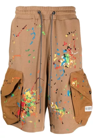 MOSTLY HEARD RARELY SEEN Bermudas cargo con pintura bordada