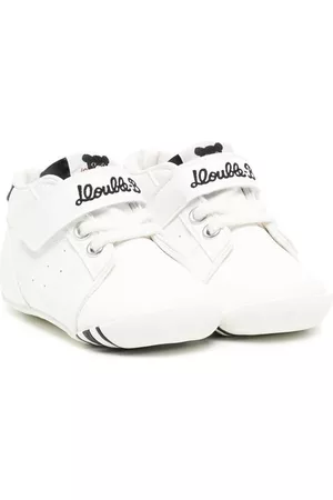 Miki House Slippers con logo bordado y cierre autoadherente