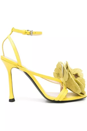 Nº21 Sandalias con aplique de rosas