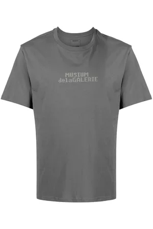 Musium Div. Camiseta con logo estampado