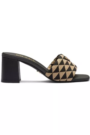 Prada Sandalias bordadas