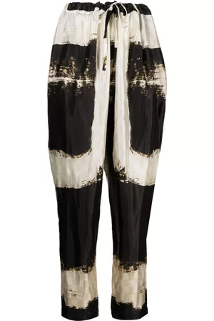 MASNADA Pantalones ajustados con cordones