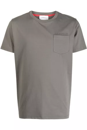 Ports V Camiseta con bolsillo de parche