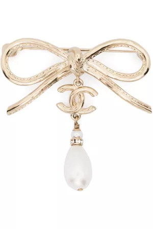 CHANEL Broche con lazo y logo CC 2000