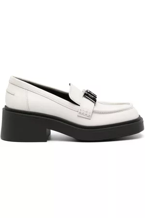 Furla Mocasines con placa del logo