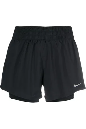 Nike Pantalones cortos de deporte con logo estampado