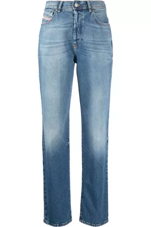 Diesel Vaqueros con parche del logo