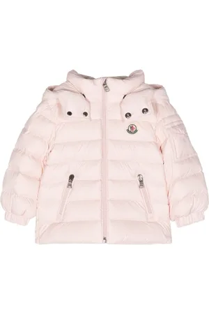 Moncler Plumífero con capucha y parche del logo