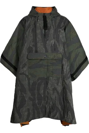 MOSTLY HEARD RARELY SEEN Poncho acolchado con motivo militar