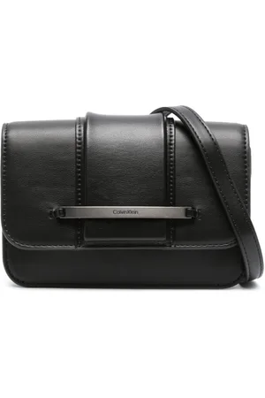 Calvin Klein Bandolera con placa del logo