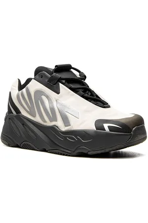 adidas "zapatillas Yeezy Boost 700 MNVN ""Bone"""