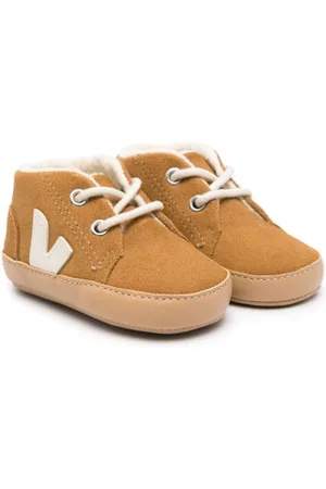 Veja Zapatos primeros pasos con parche del logo