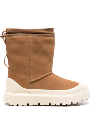 UGG Botas Classic Short Weather Hybrid