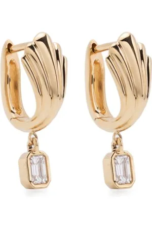 Lizzie Mandler Aros huggie en oro amarillo de 18kt con diamante