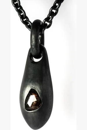 PARTS OF FOUR Collar con colgante Chrysalis