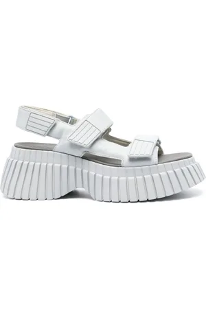 Camper Sandalias BCN con plataforma