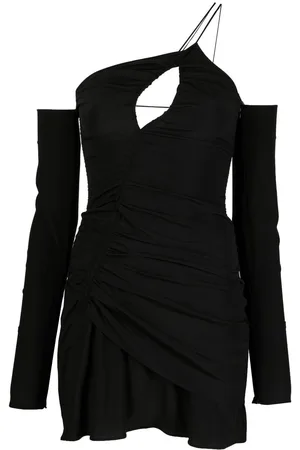 Nº21 Vestido corto con hombros descubiertos