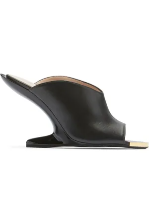 Nº21 Mules con placa del logo