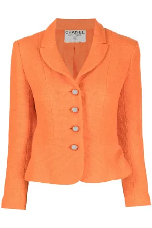 CHANEL Chaqueta con botones CC 2000