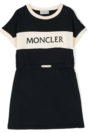 Moncler Vestido tipo camiseta con logo bordado