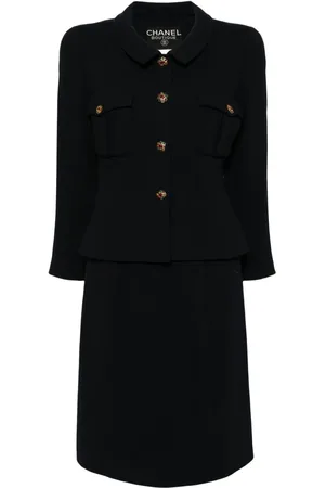 CHANEL Traje de falda con botones 1995