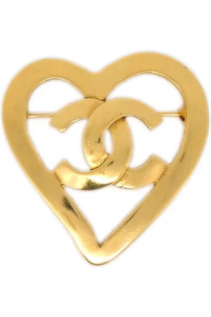 CHANEL Broche de corazón con logo CC 1995