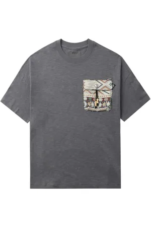 Musium Div. Camiseta con aplique de bolsillo
