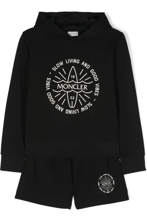 Moncler Set con bermudas y logo de goma
