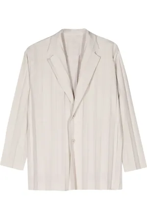 Issey Miyake Blazer Edge Ensemble con botones